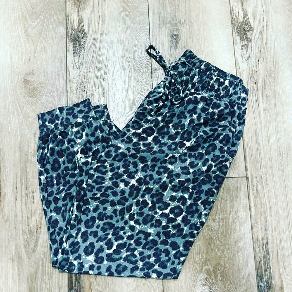 Grey cheetah print joggers